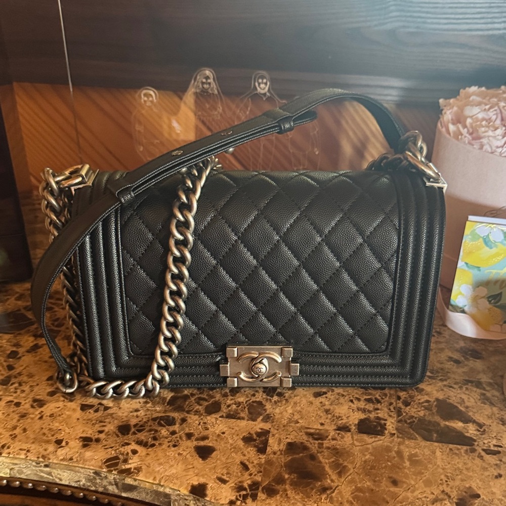 Elegant Black Quilted Shoulder Bag